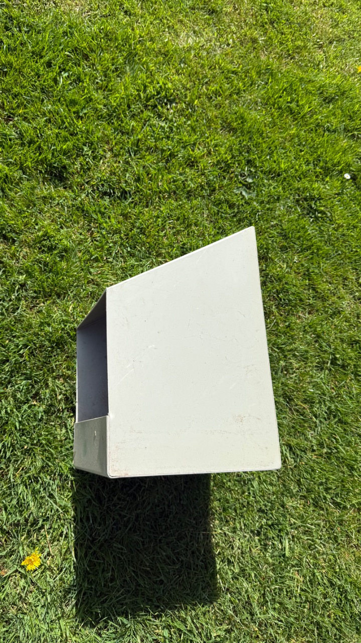 Plastic nest boxes